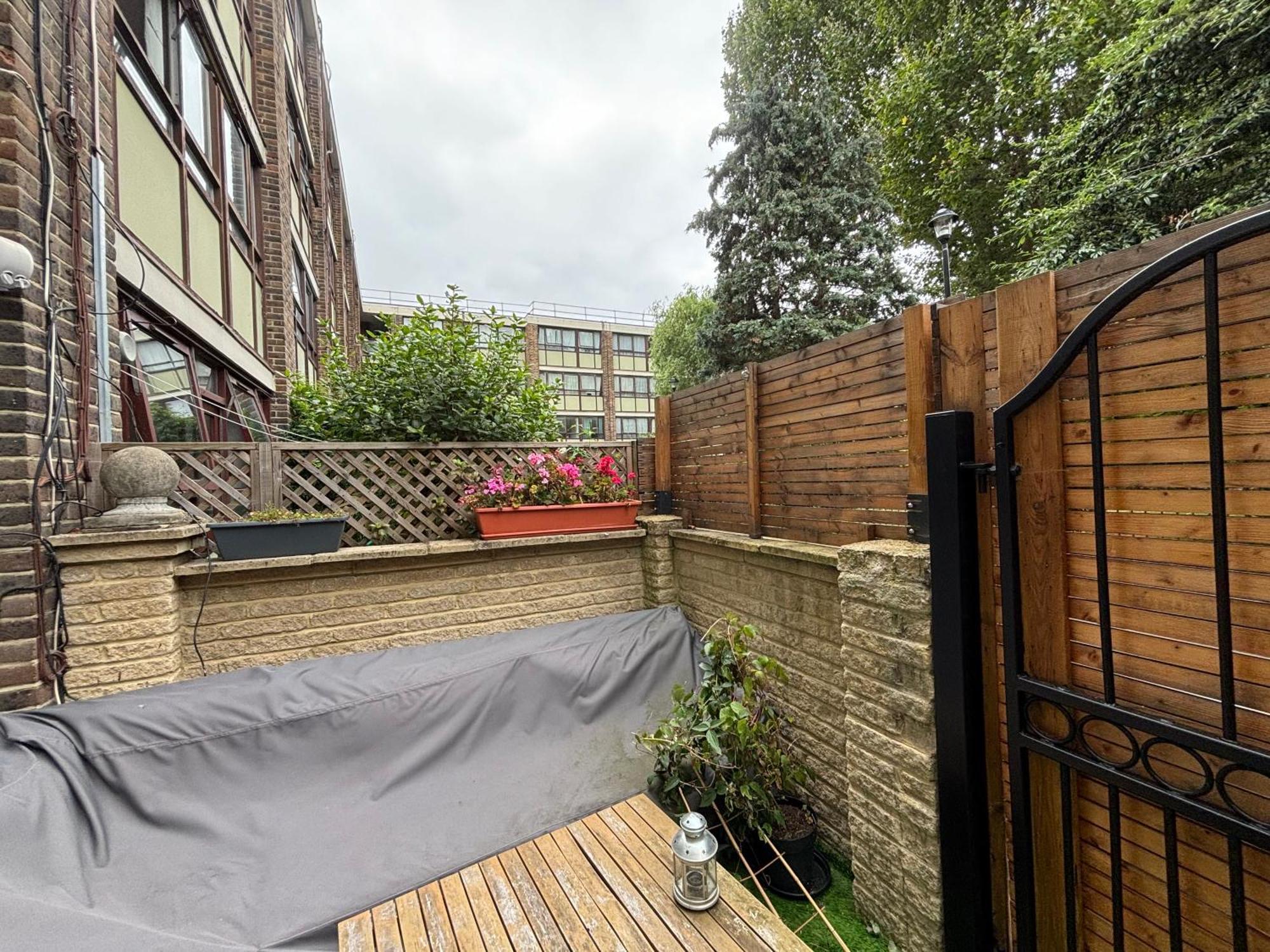 Unique 3bd Flat In Hoxton With Private Garden * London